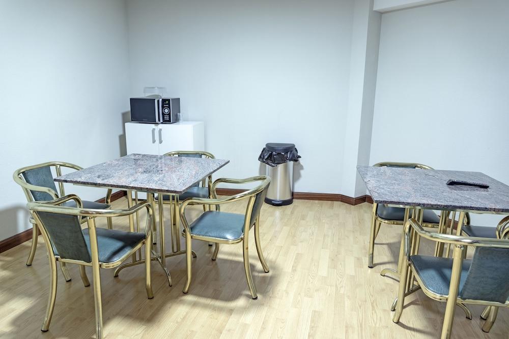 Hostal Alda Palencia Plaza Luaran gambar