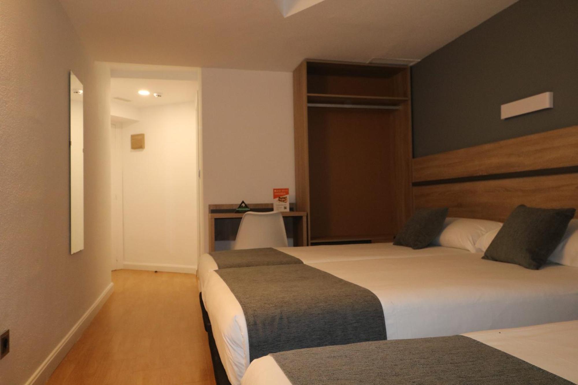 Hostal Alda Palencia Plaza Luaran gambar