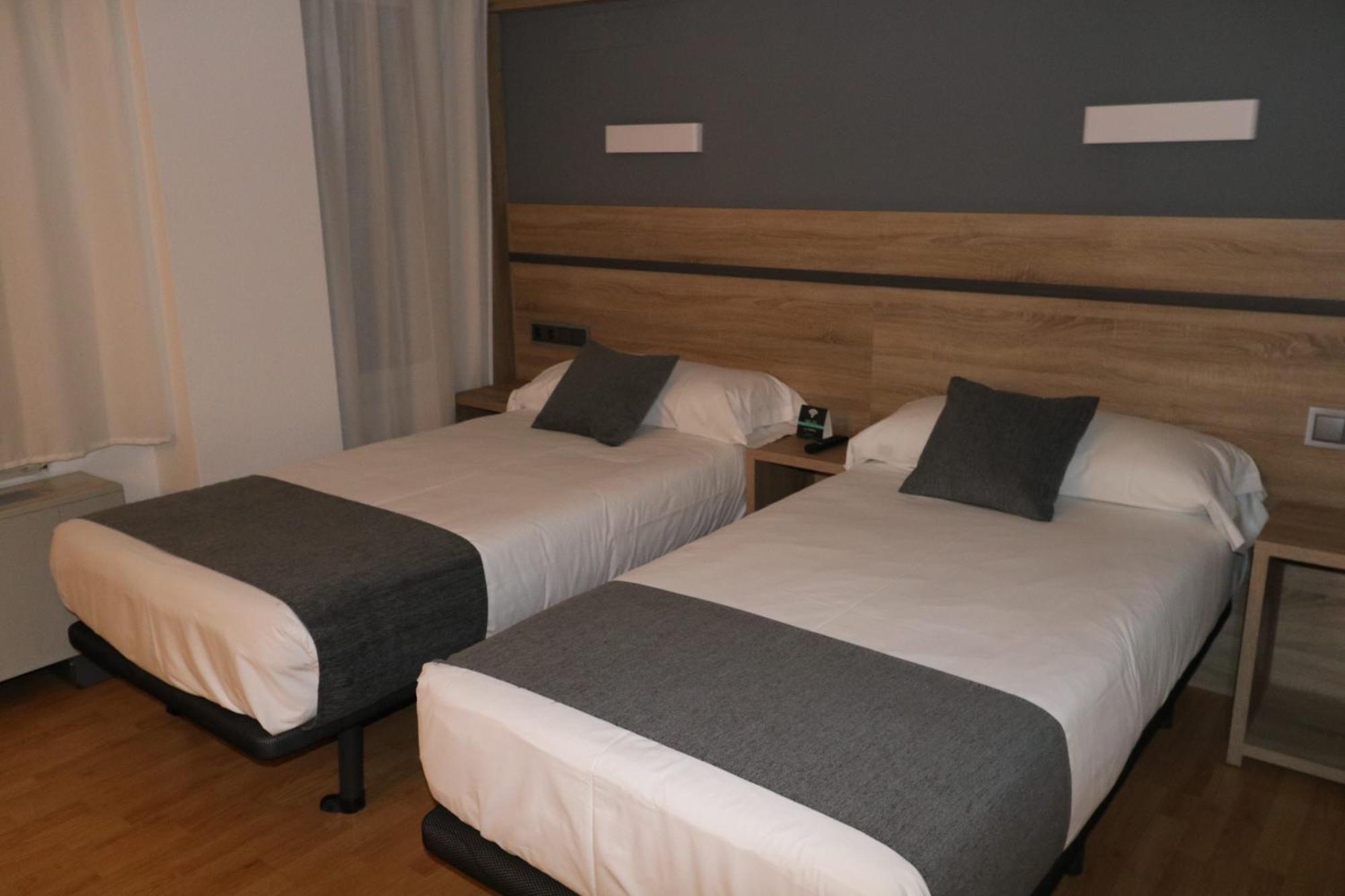 Hostal Alda Palencia Plaza Luaran gambar