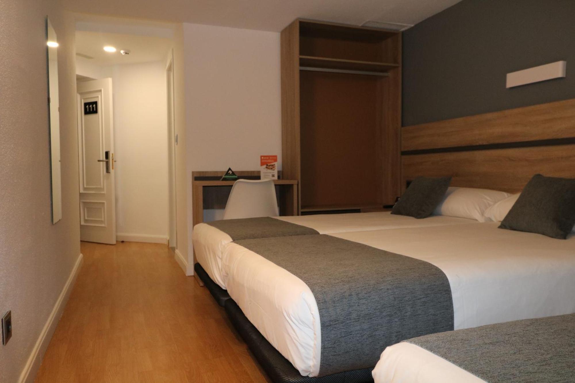 Hostal Alda Palencia Plaza Luaran gambar