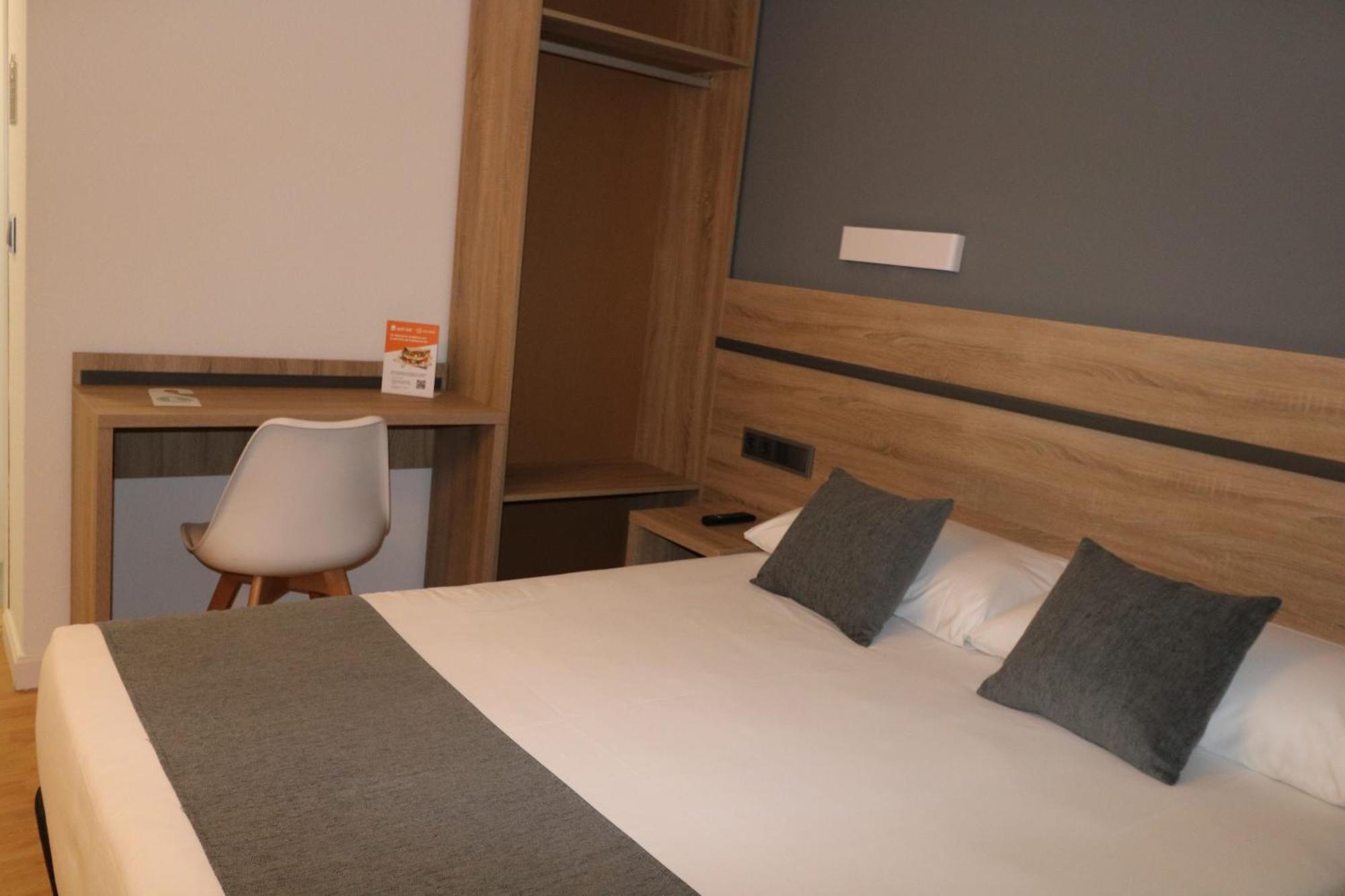 Hostal Alda Palencia Plaza Luaran gambar