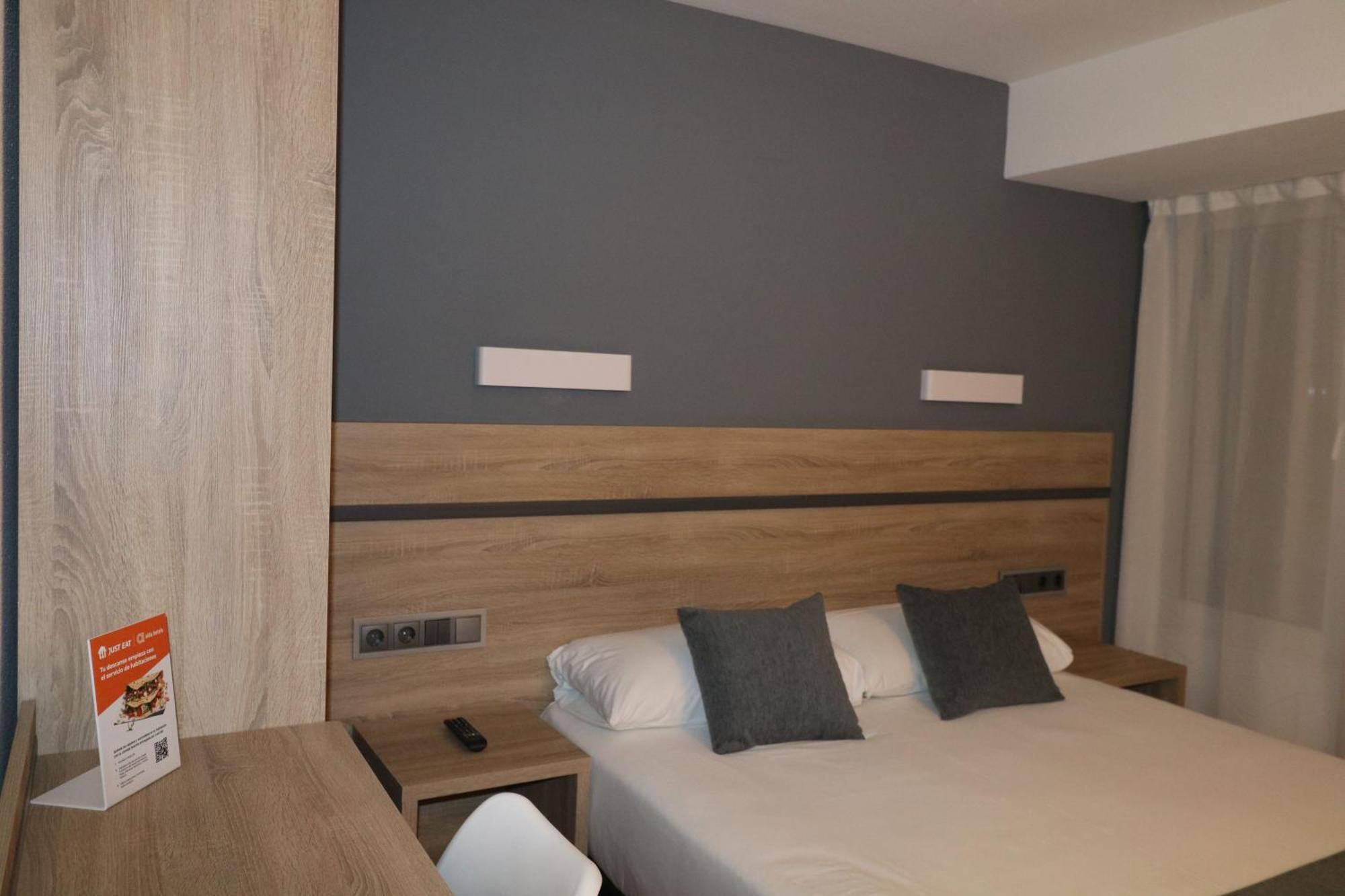Hostal Alda Palencia Plaza Luaran gambar
